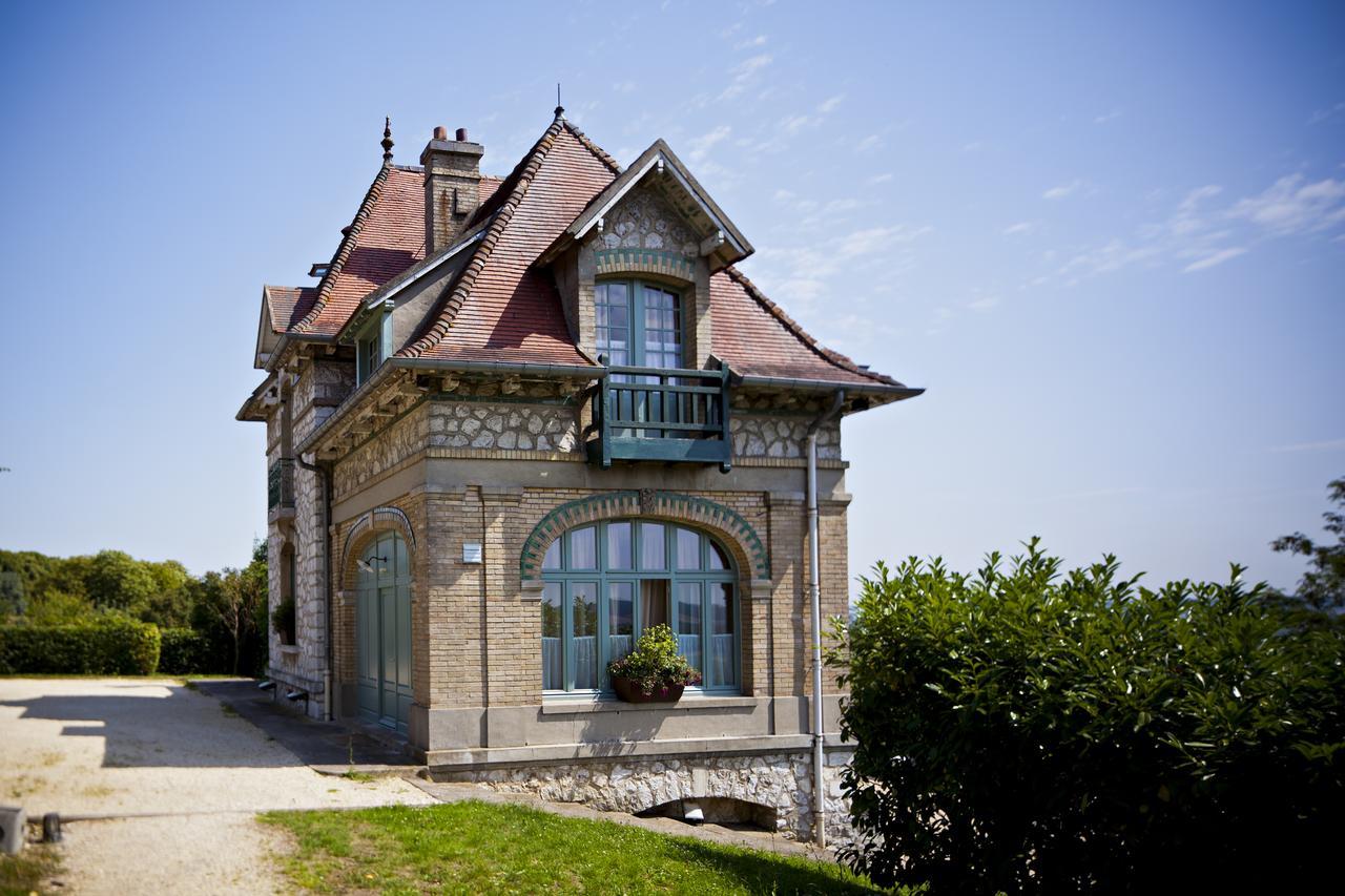 Domaine De La Corniche Rolleboise Exterior foto